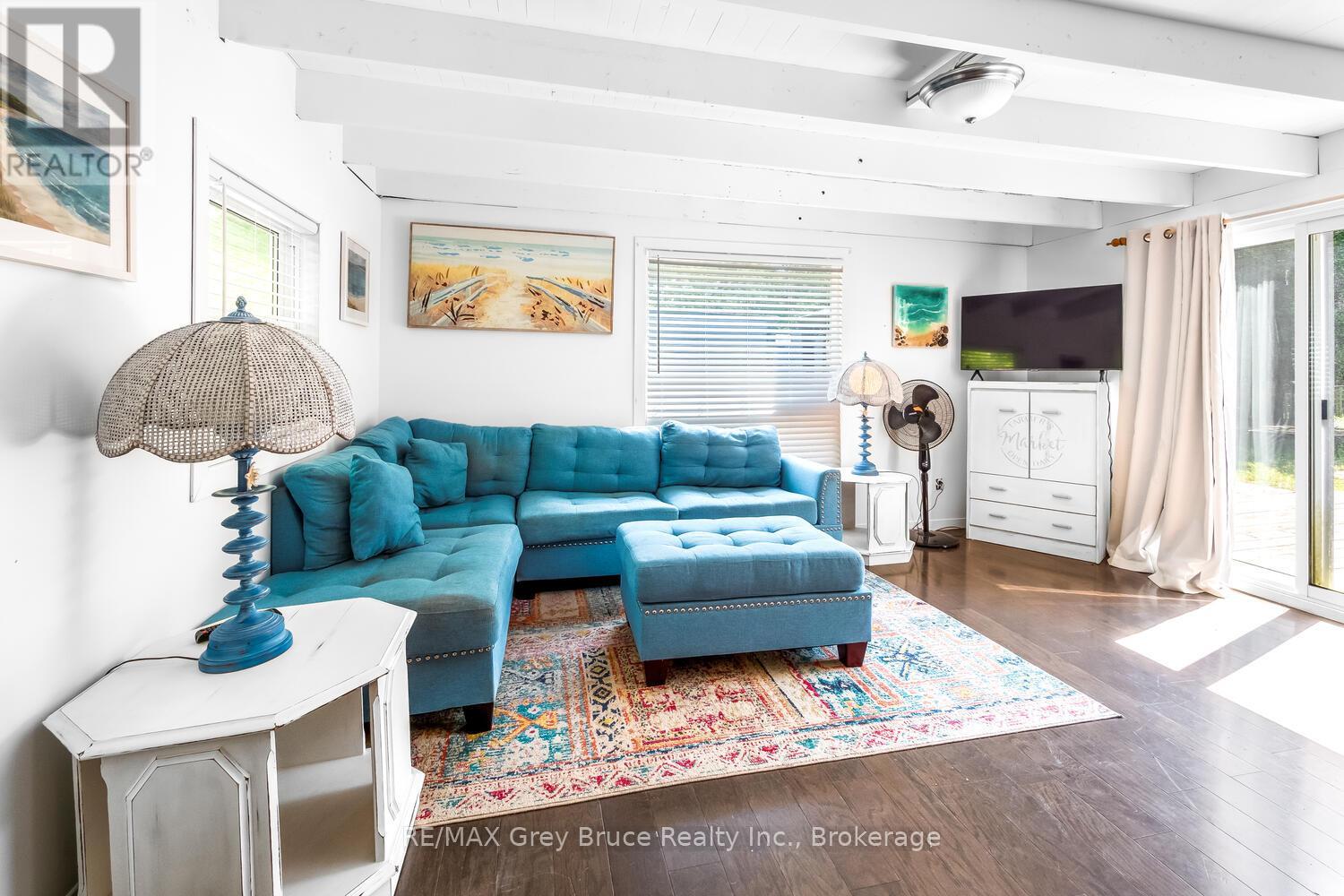 1106 KING EDWARD AVENUE