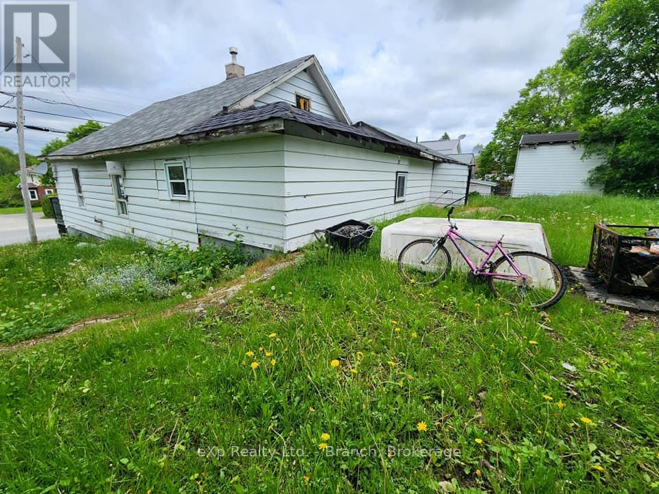 573 GOVERNMENT ROAD W