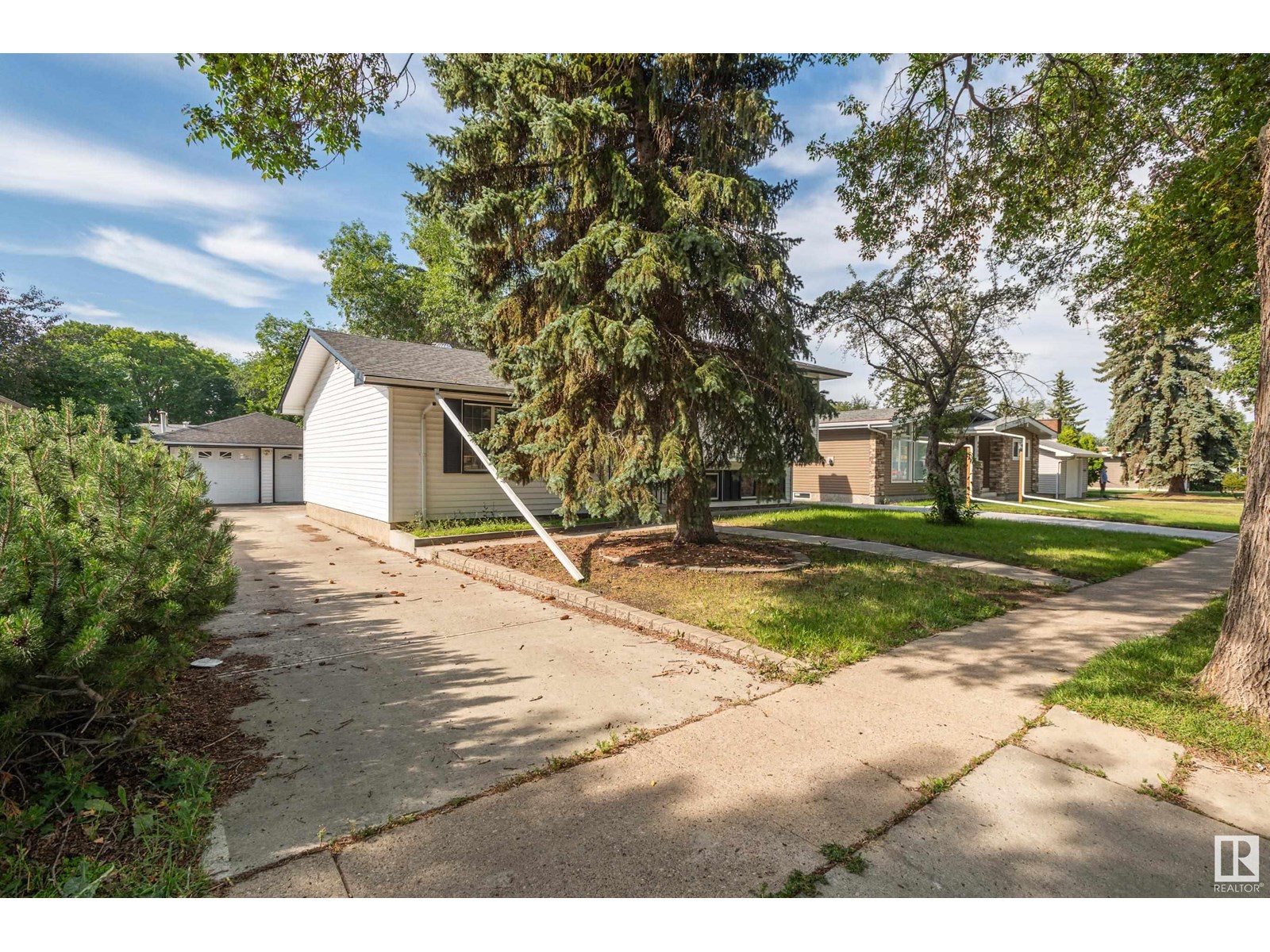 6411 149 AV NW NW