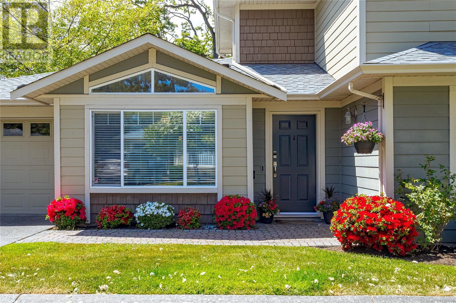 10 4165 Rockhome Gdns