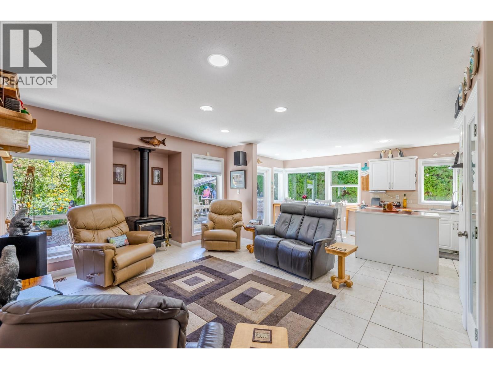 517 Vanderlinde Drive