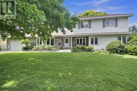 27 SAVUTO WAY Ottawa ON K2G2S9
