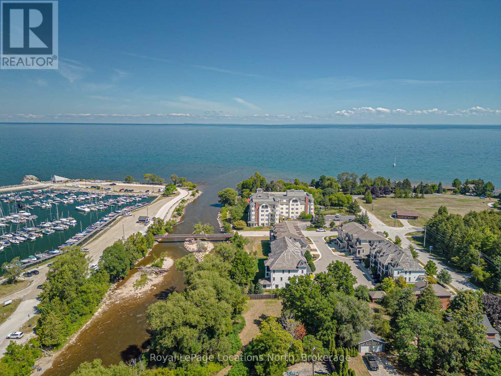 207 - 10 BAY STREET E