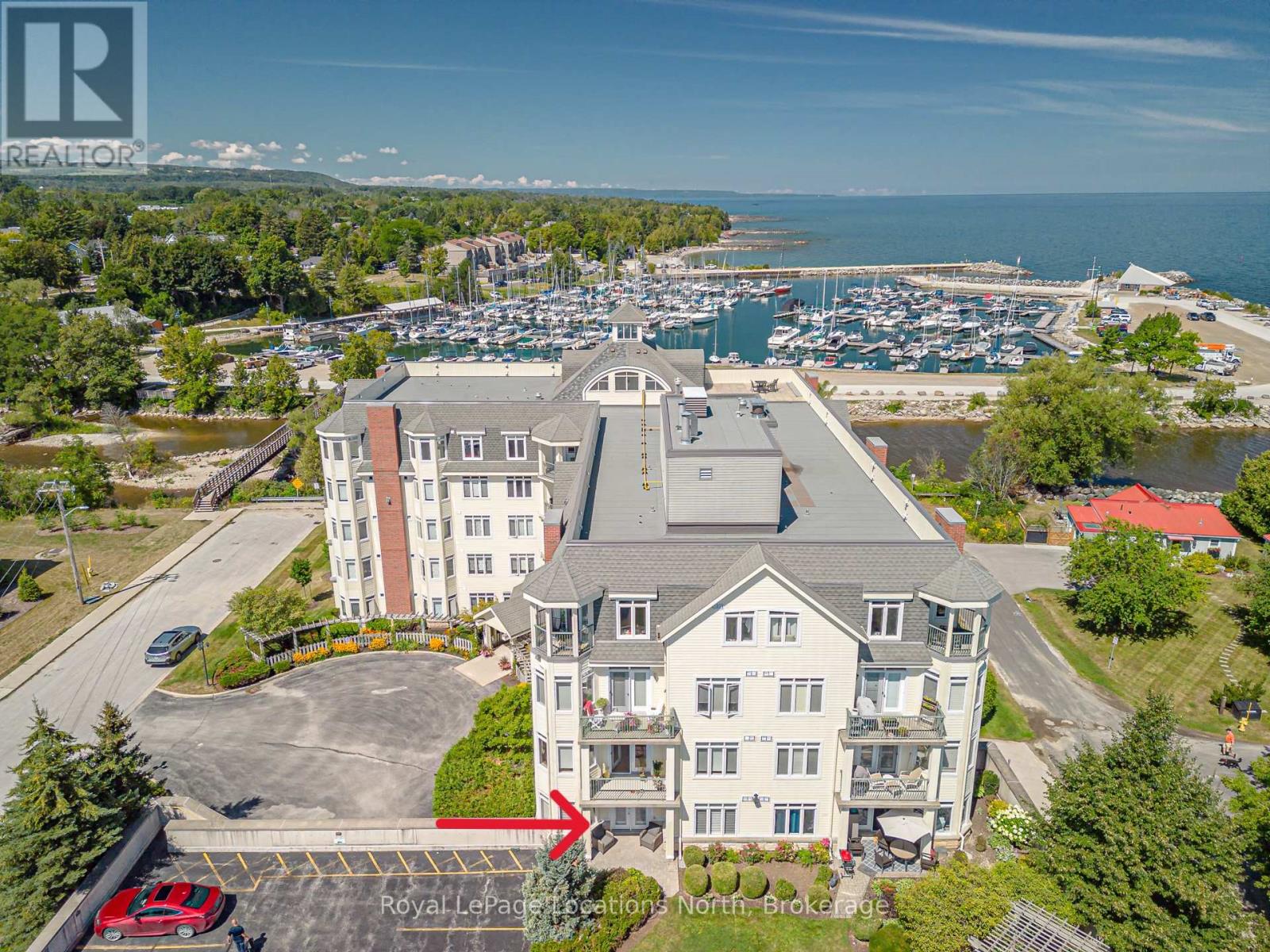 207 - 10 BAY STREET E