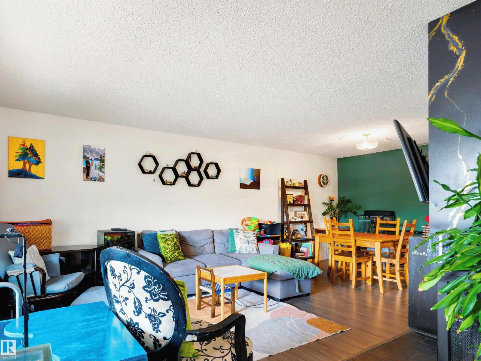 241 SURREY GARDENS GD NW