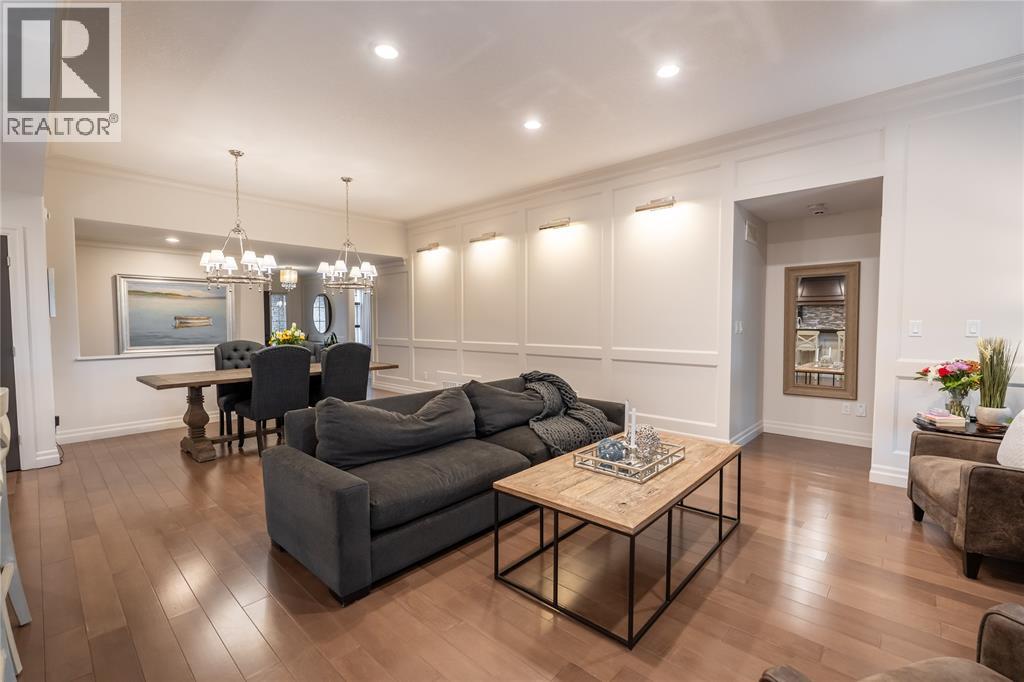 482 AUTUMN BREEZE DRIVE