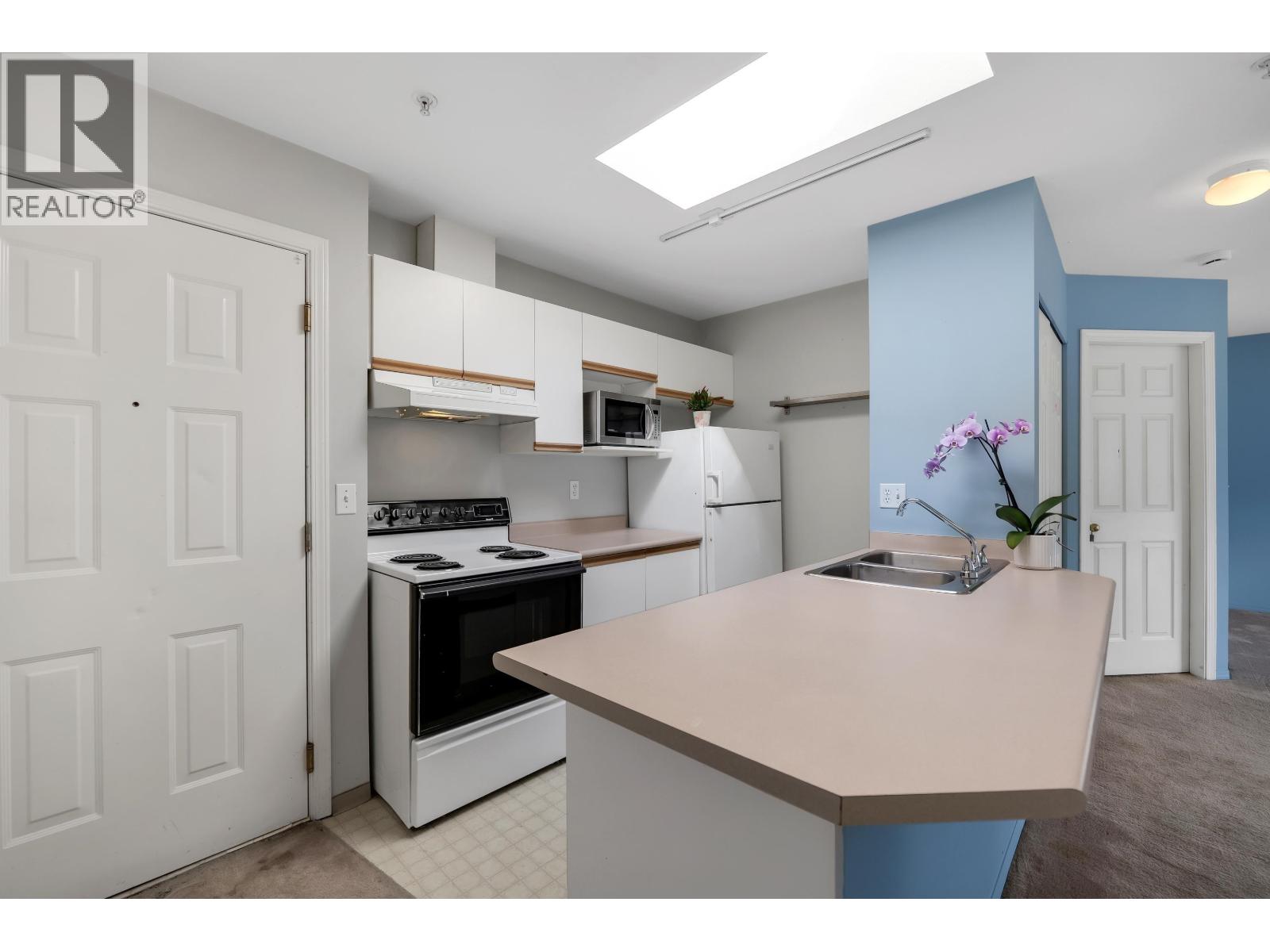 C307 40140 WILLOW CRESCENT