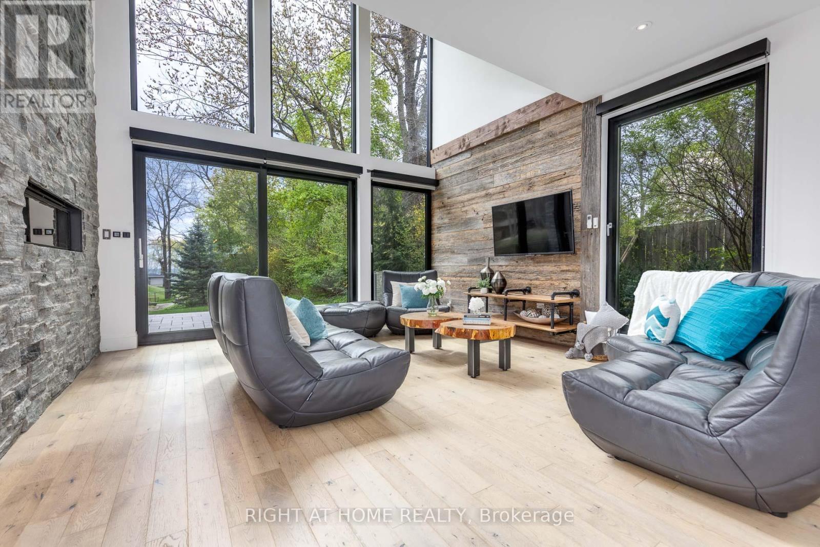 1207 STIRLING DRIVE