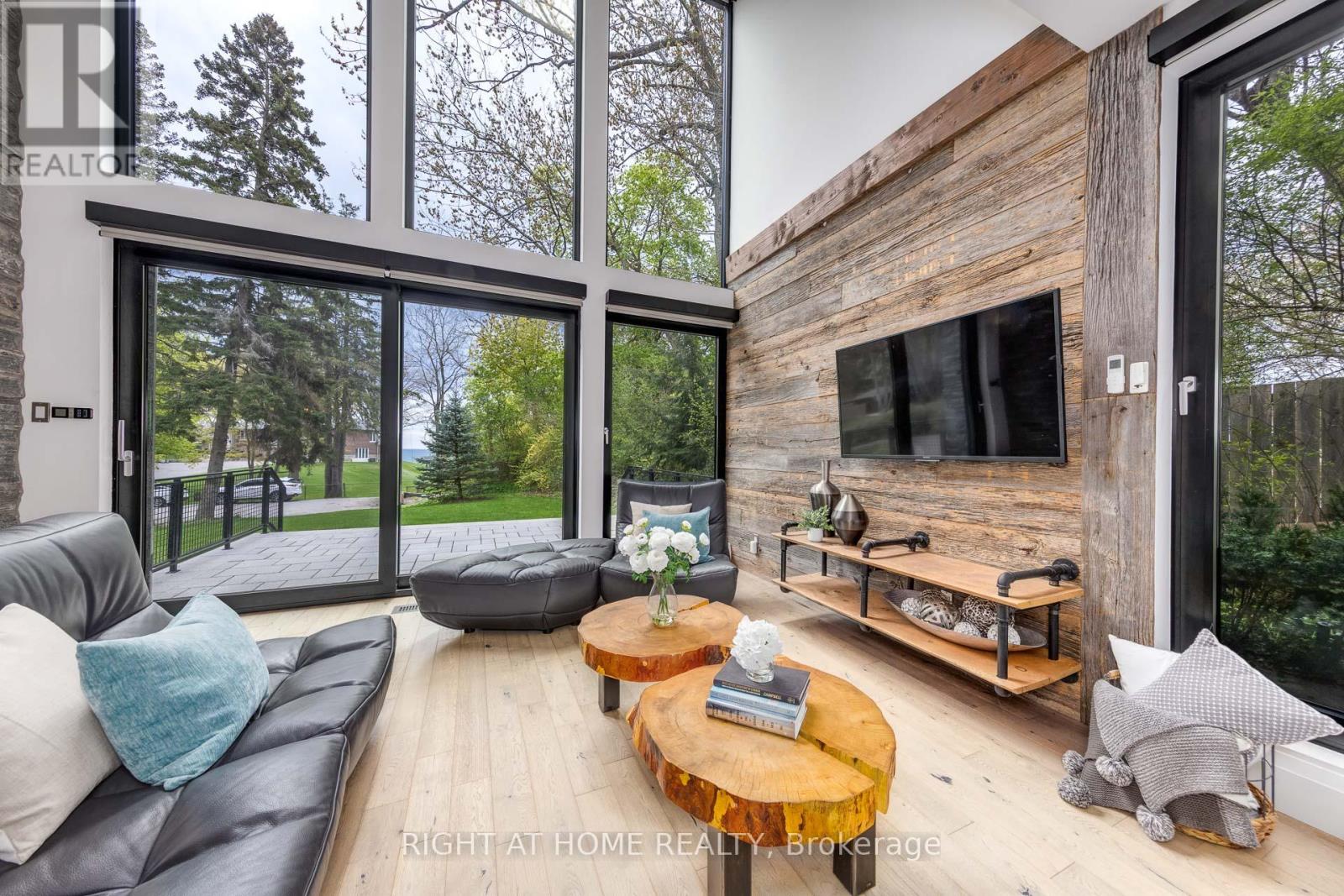 1207 STIRLING DRIVE
