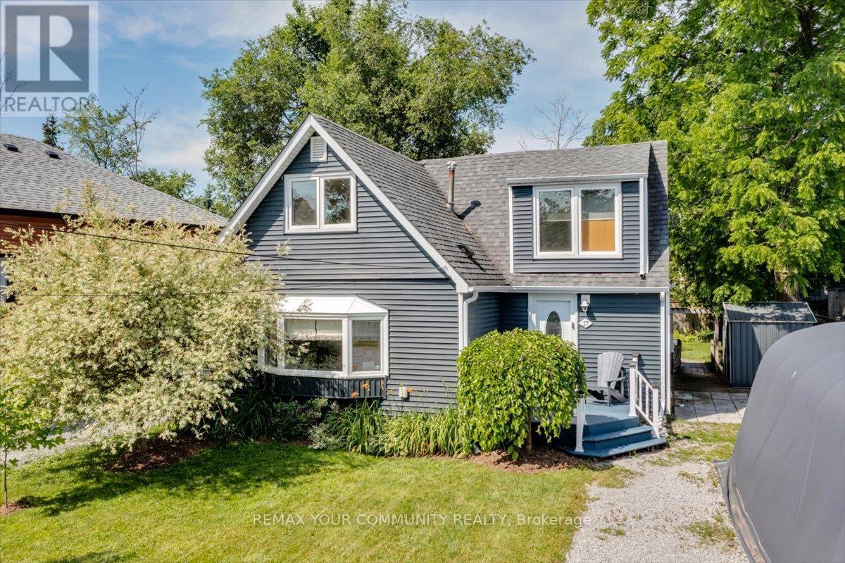 17 FARLEY CIRCLE