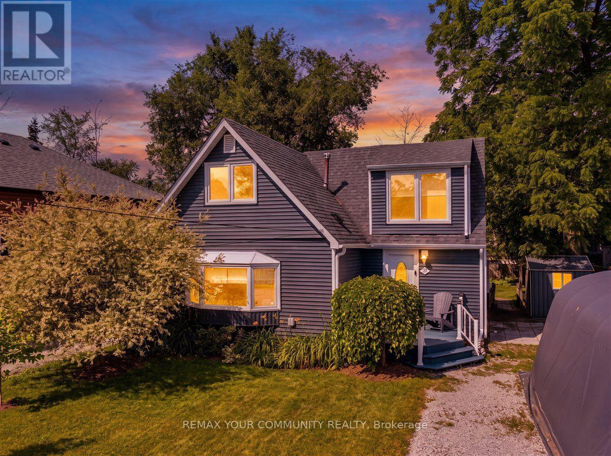 Photo 1 of 39 — 17 FARLEY CIRCLE, Georgina (Historic Lakeshore Communities), ON L0E1S0