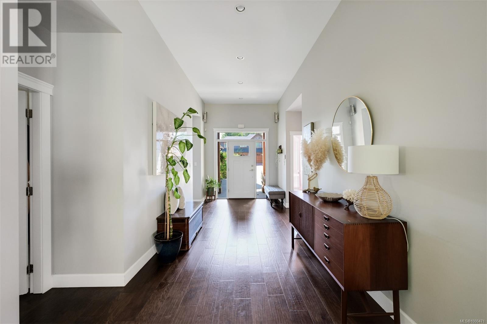 856 Hayden Pl