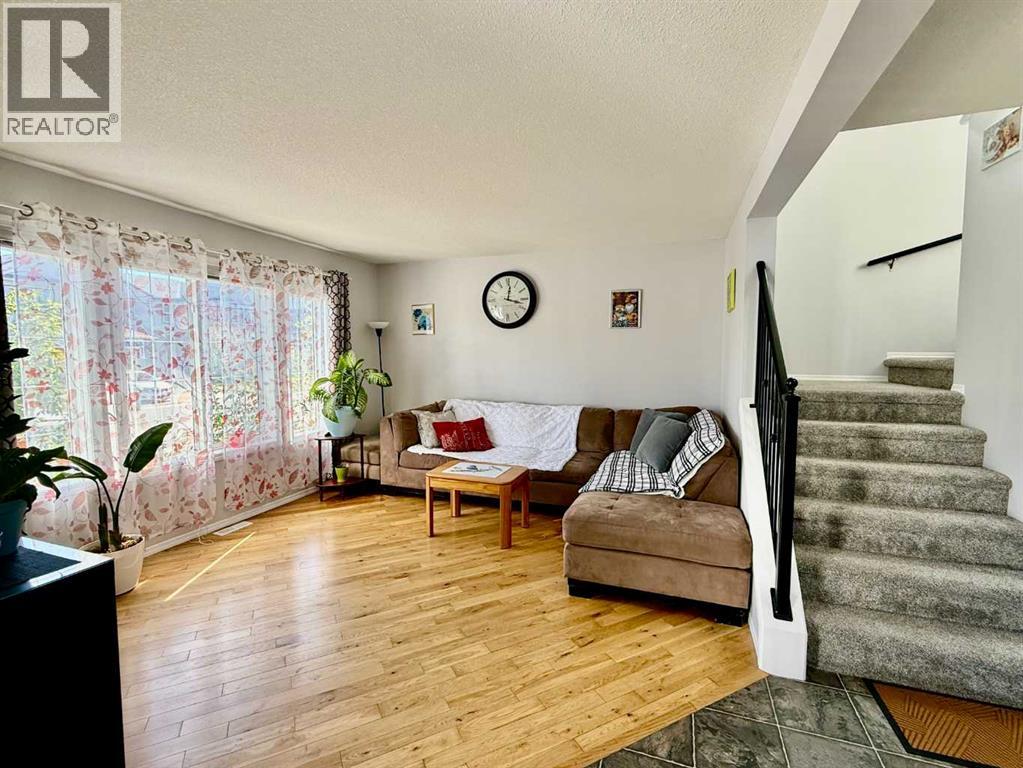 43 Bridlecrest Road SW