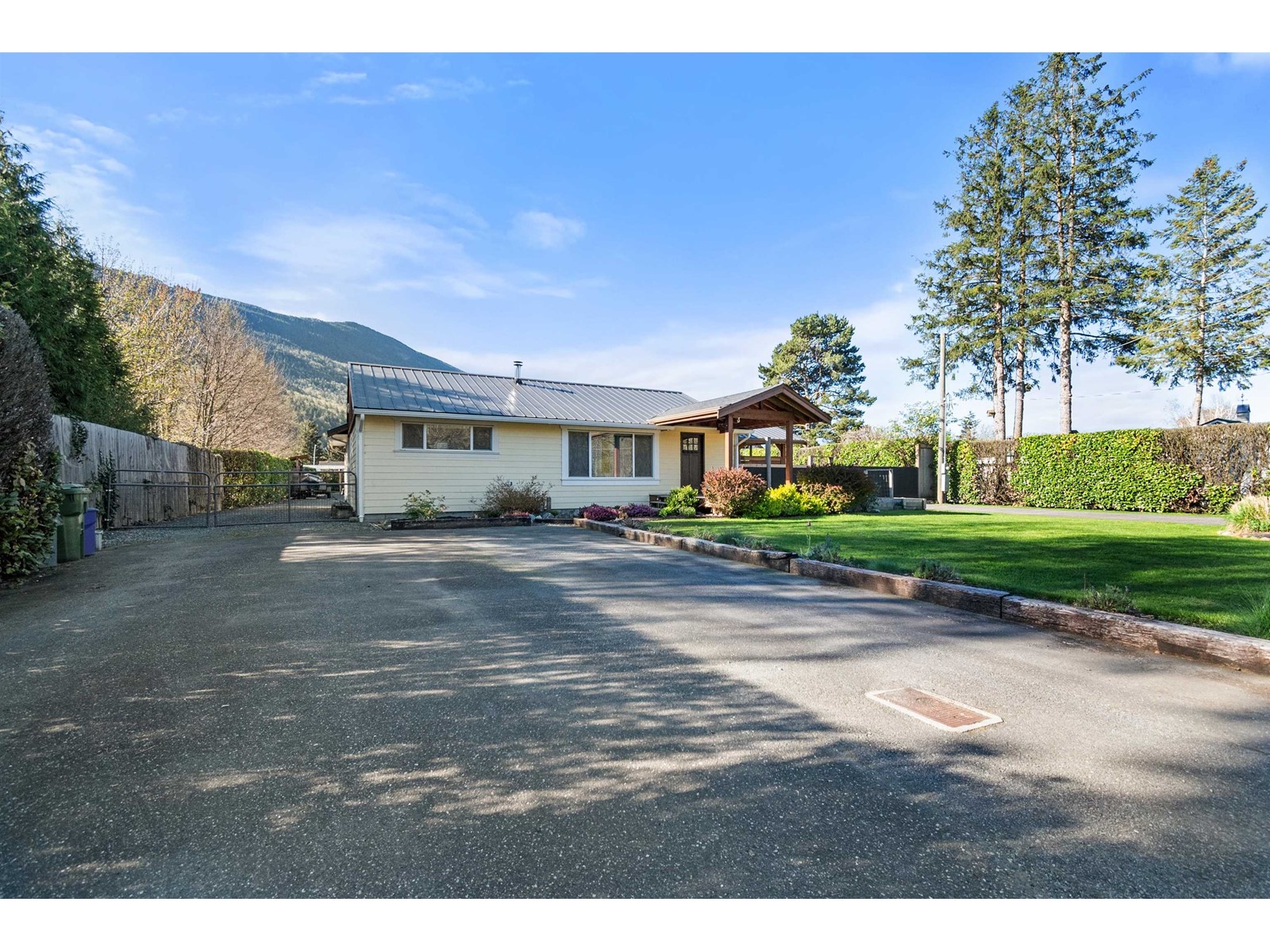 42720 WALNUT AVENUE|Yarrow