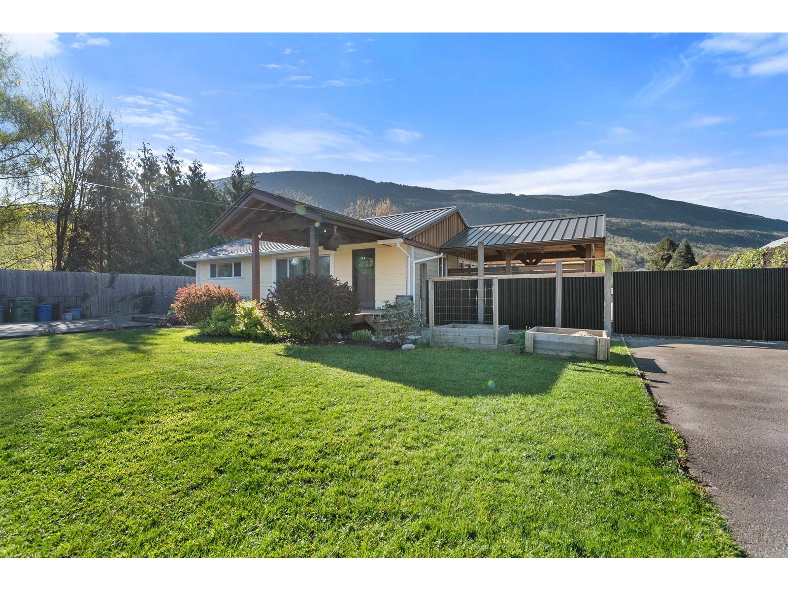 42720 WALNUT AVENUE|Yarrow