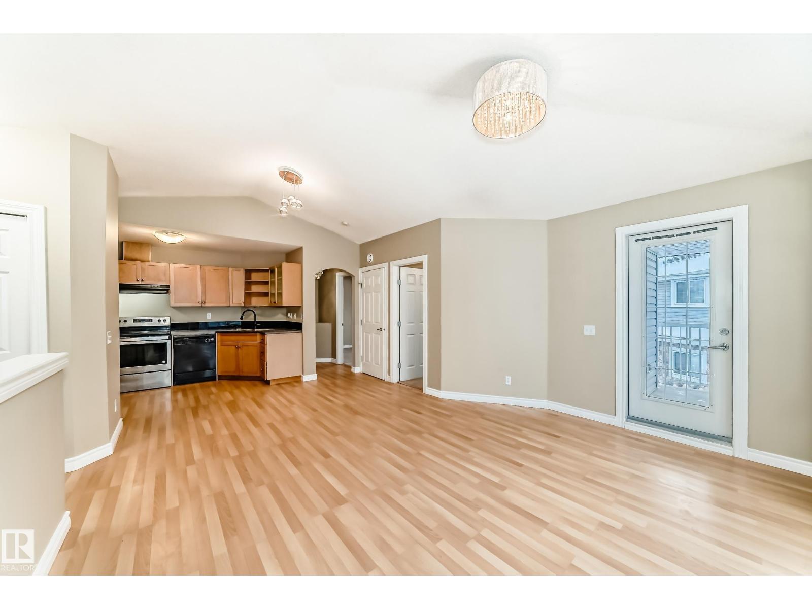 #48 150 EDWARDS DR SW