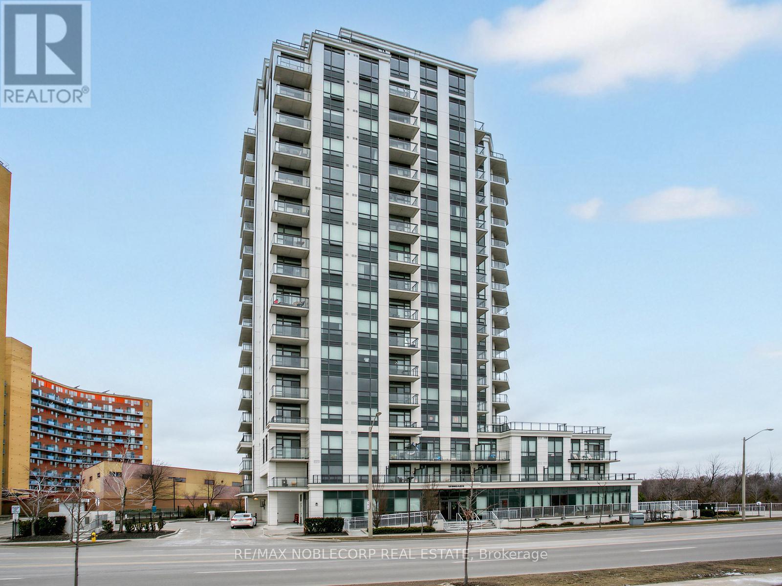 Photo 1 of 34 — 1705 - 840 QUEENS PLATE DRIVE Unit 1705, Toronto (West Humber-Clairville), ON M9W0E7