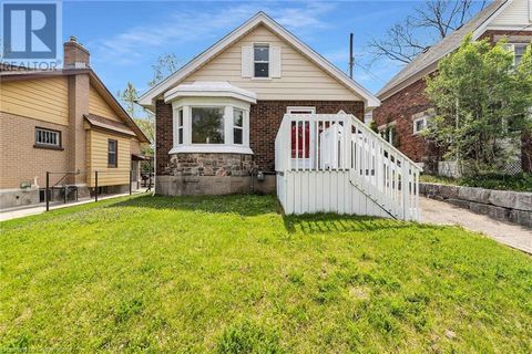 11 SPADINA Road E Kitchener ON N2M3X2