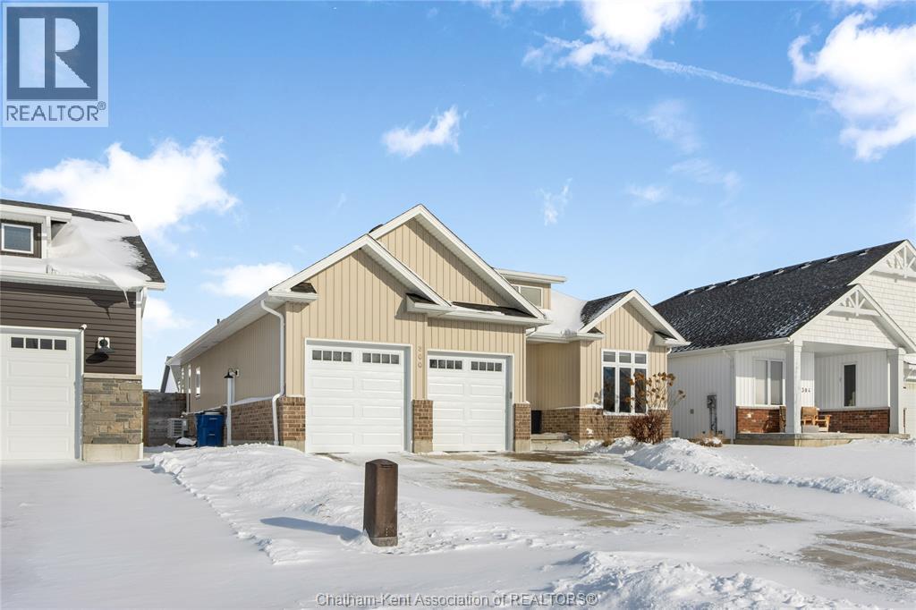 300 DAVIES STREET East