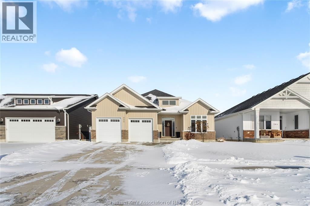 300 DAVIES STREET East