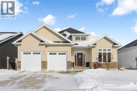 300 DAVIES STREET East Dresden ON N0P1M0