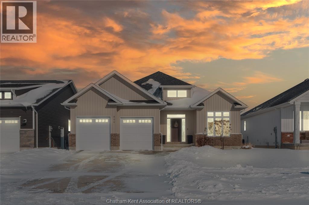 300 DAVIES STREET East