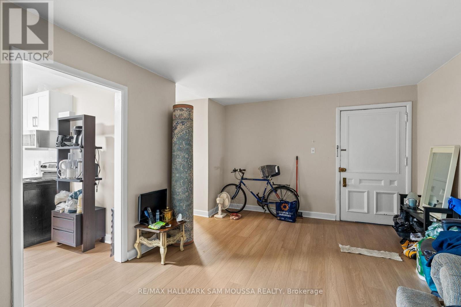 315 WAVERLEY STREET W