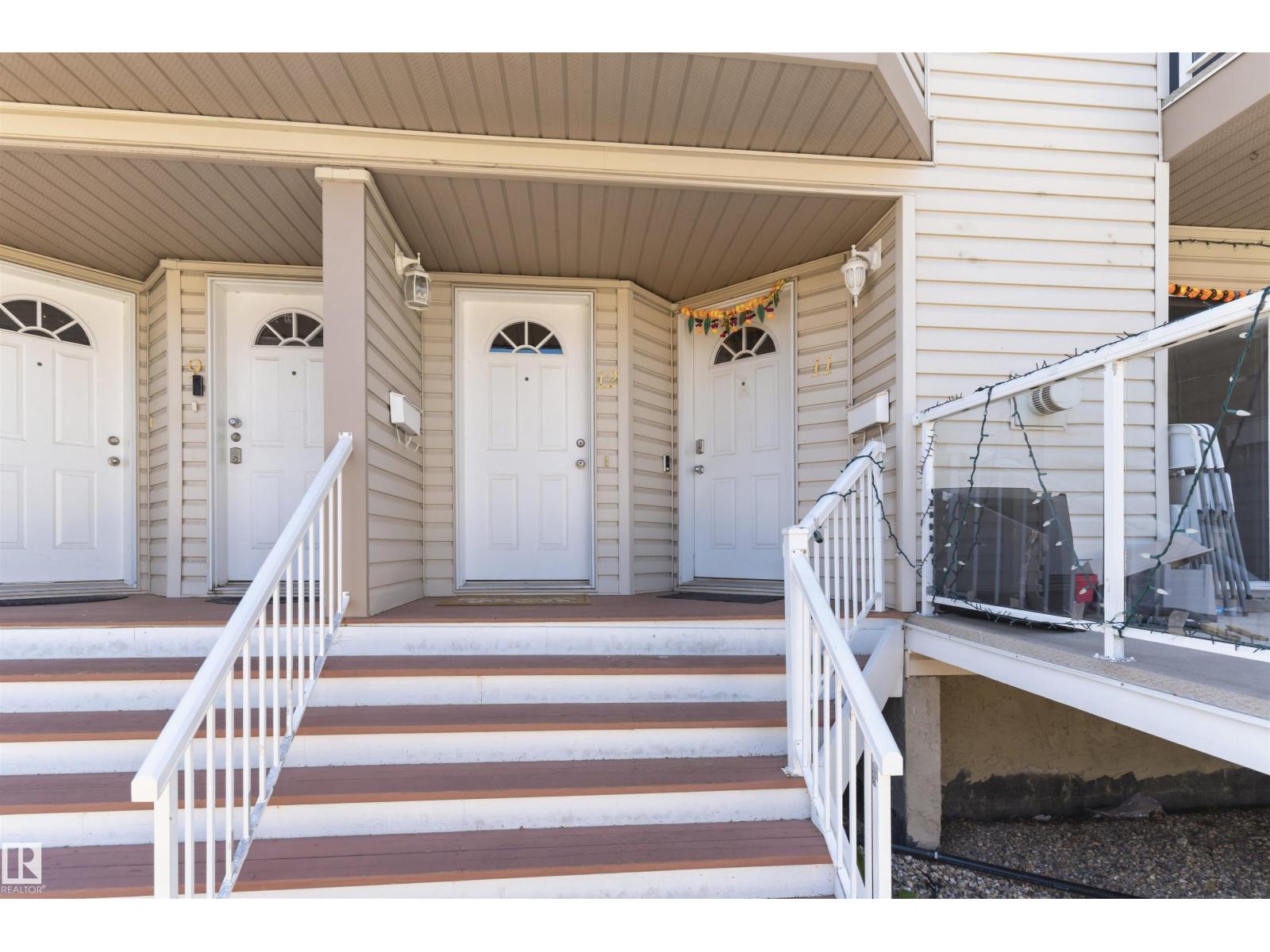#11 2505 42 ST NW