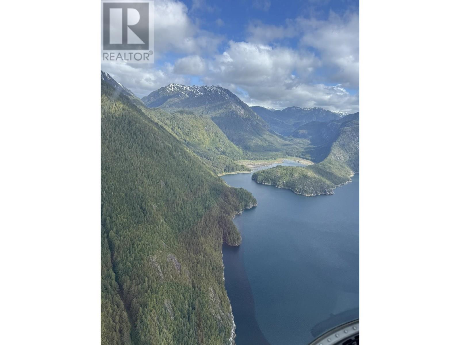 DL 11 EUCOTT BAY