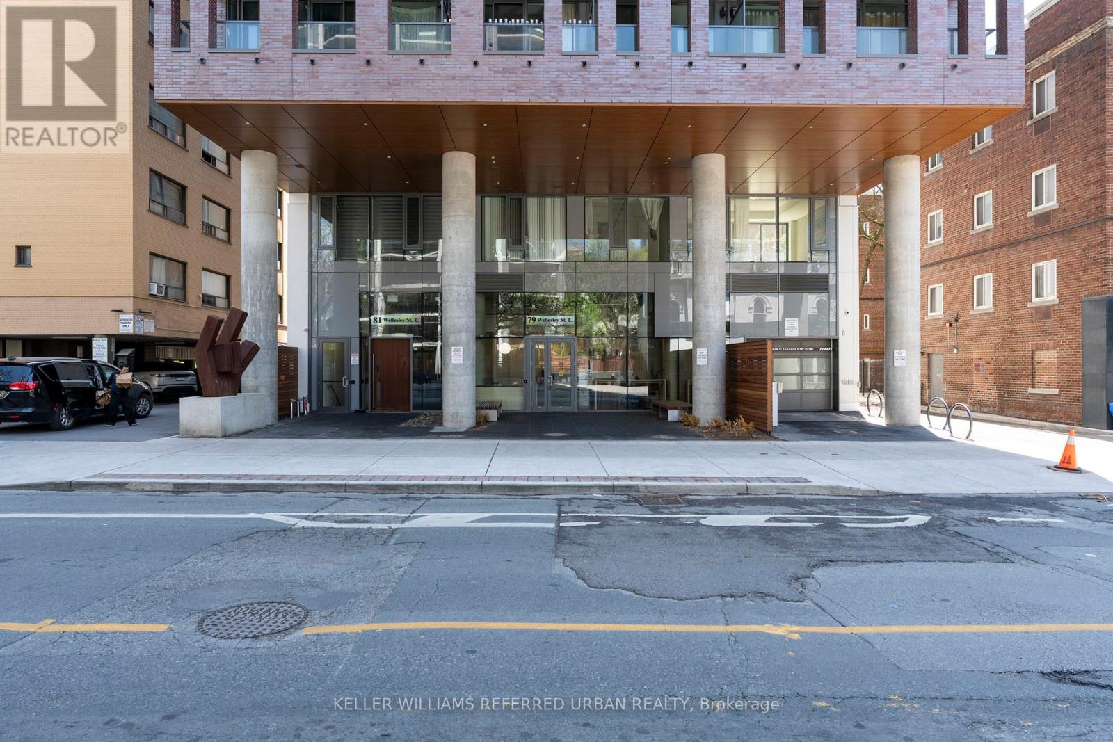 402 - 81 WELLESLEY STREET E