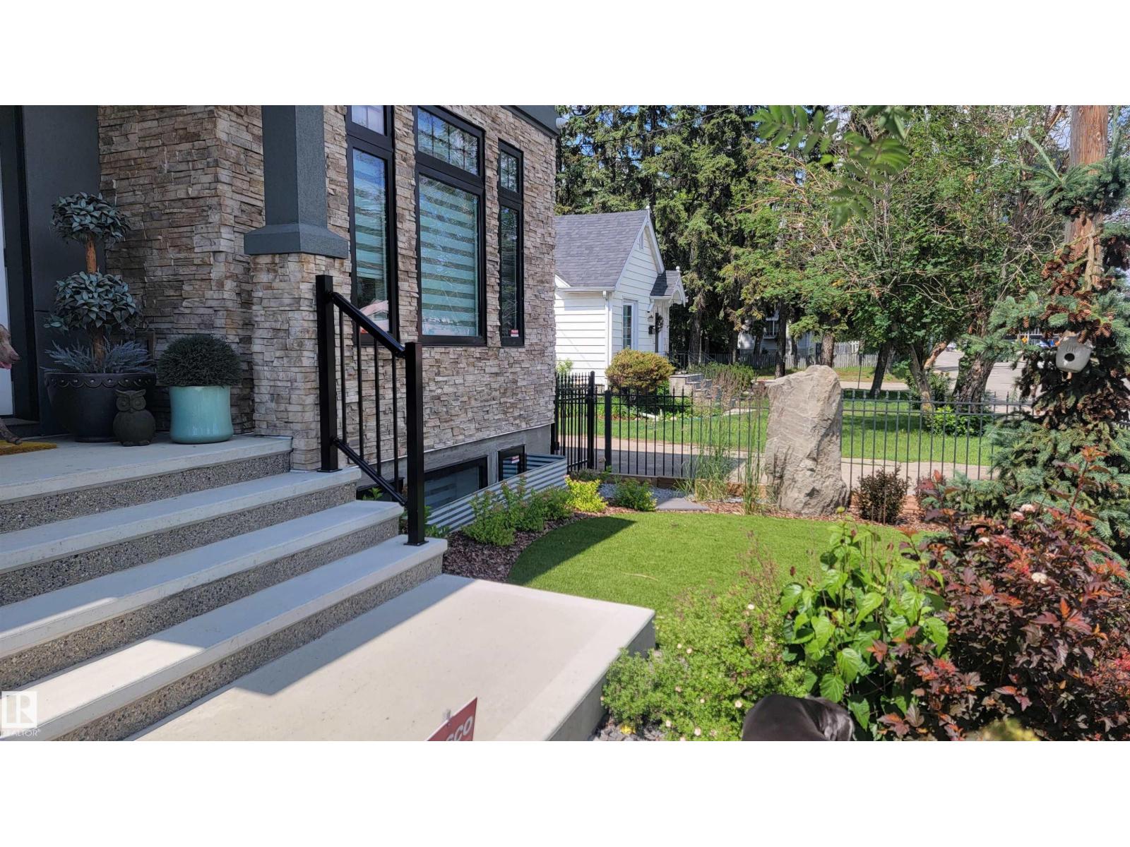 10038 142 ST NW
