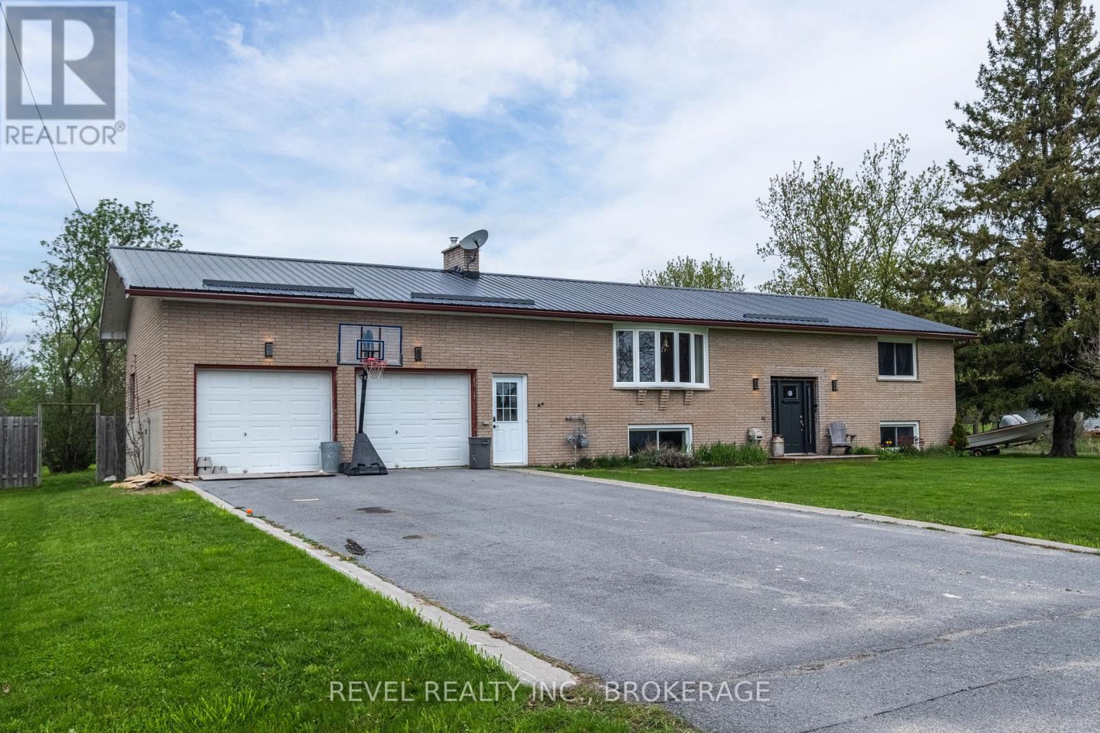 1355 SUNNYSIDE ROAD