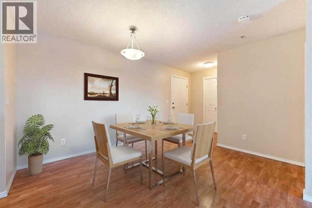 1320, 10 Prestwick Bay SE