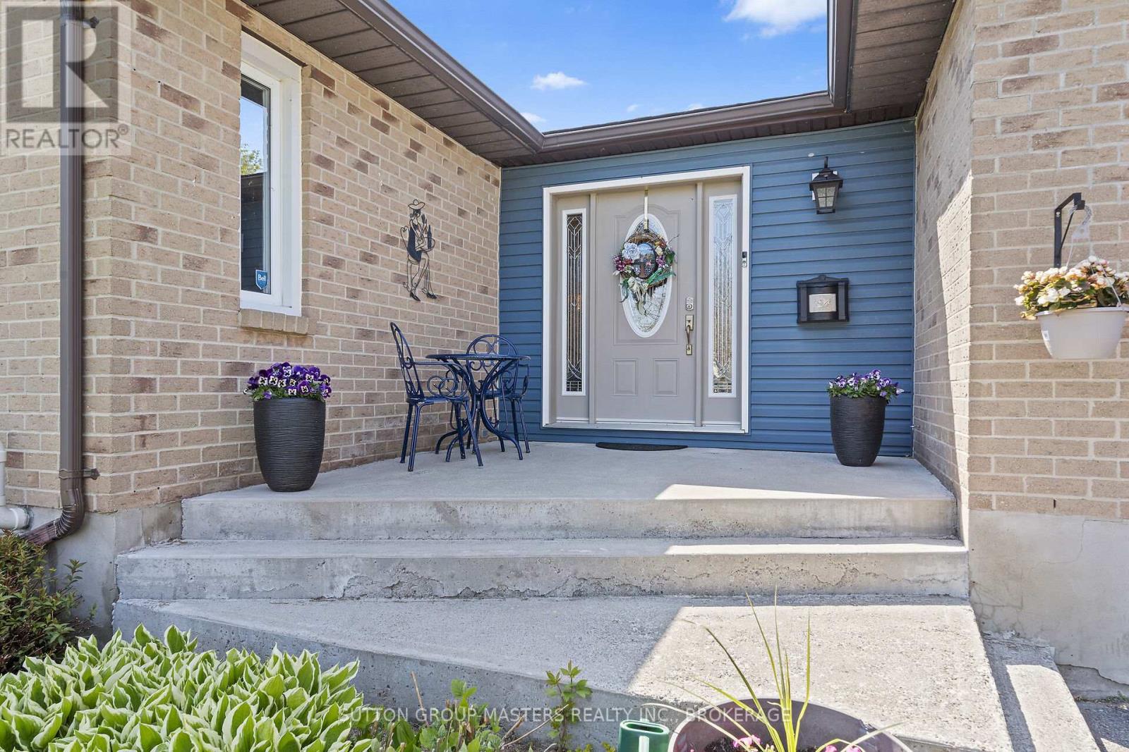 95 NICHOLSON CRESCENT