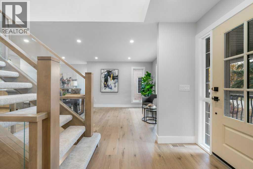 711 Mckenzie Lake Bay SE