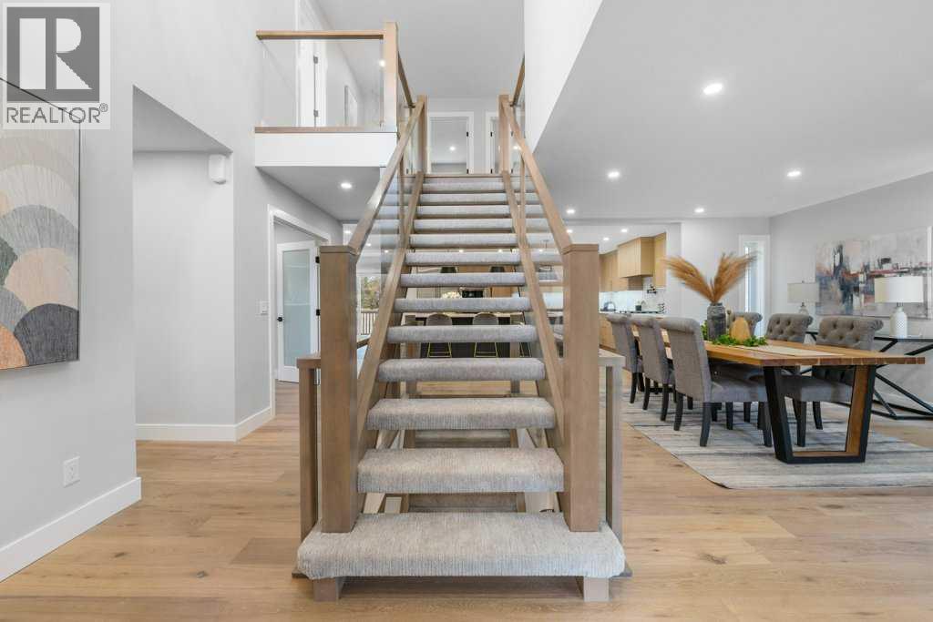 711 Mckenzie Lake Bay SE