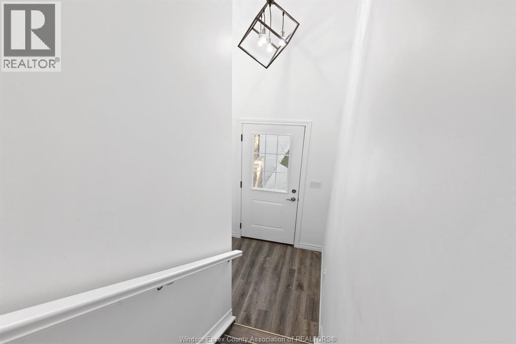 98 ERIE STREET North