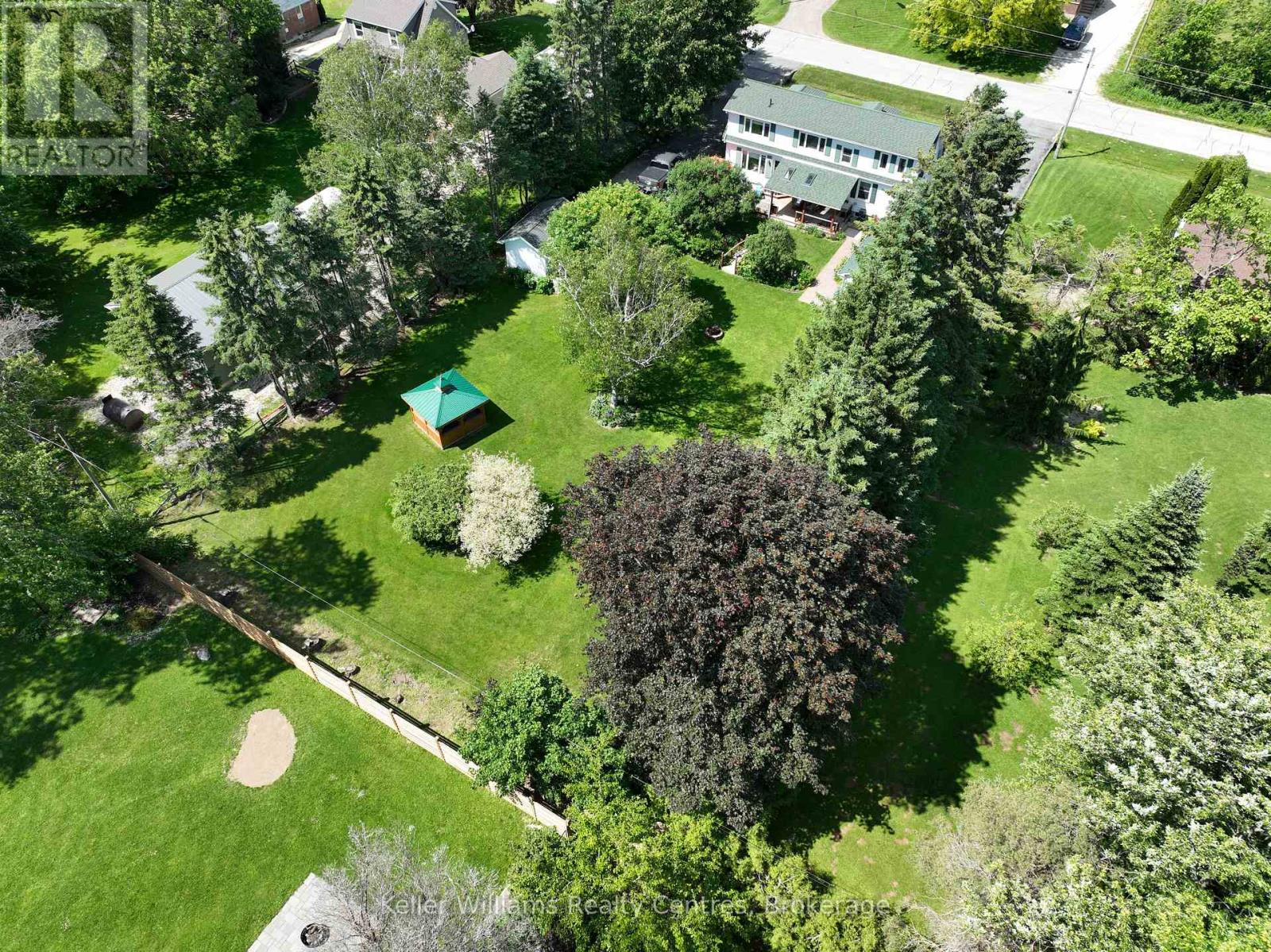 880 16TH STREET W