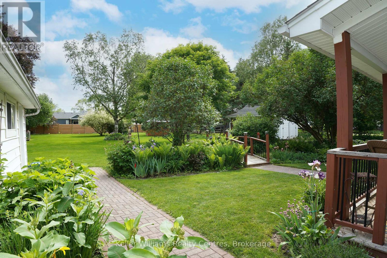 880 16TH STREET W