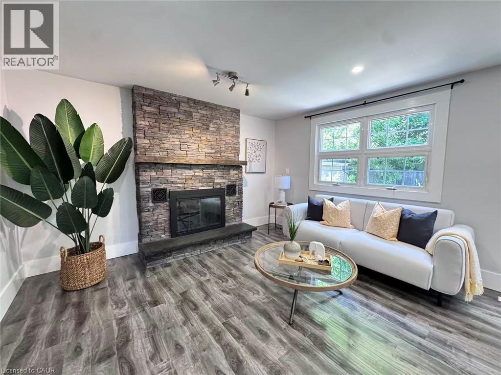 40 WOODLAND Avenue