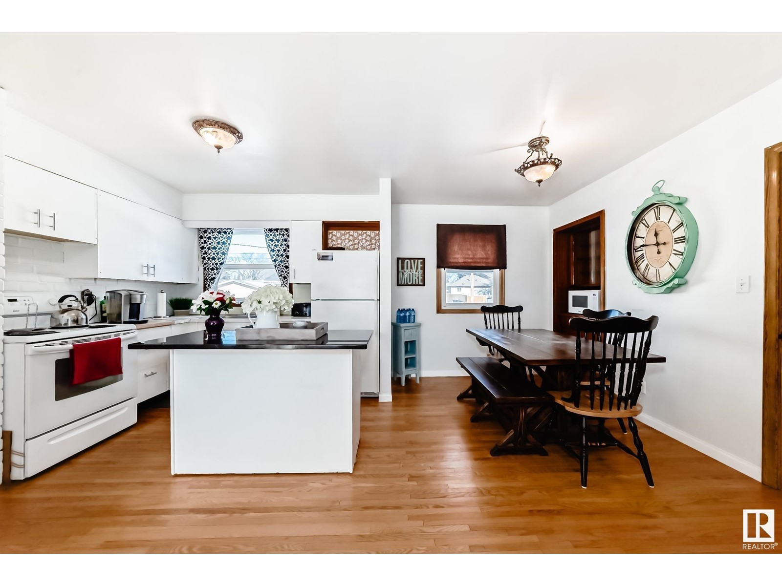 4026 113 AV NW