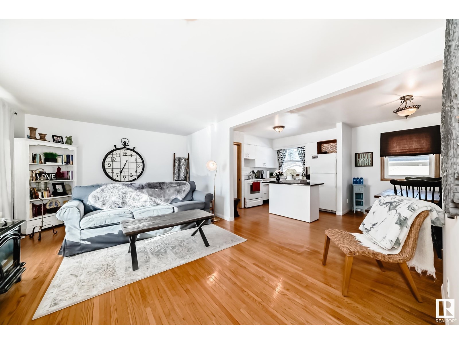 4026 113 AV NW