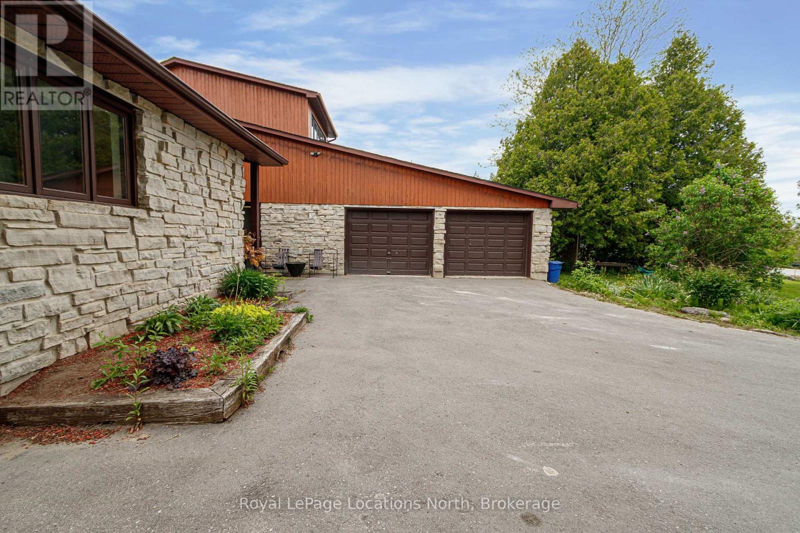 296 LAKESHORE ROAD N
