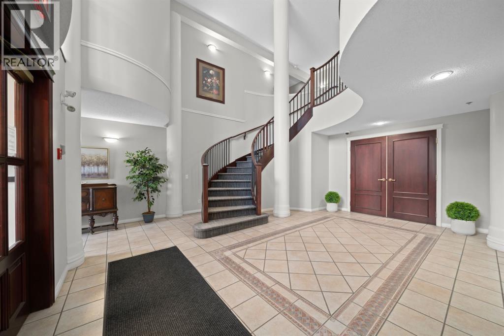 107, 4835 Dalhousie Drive NW