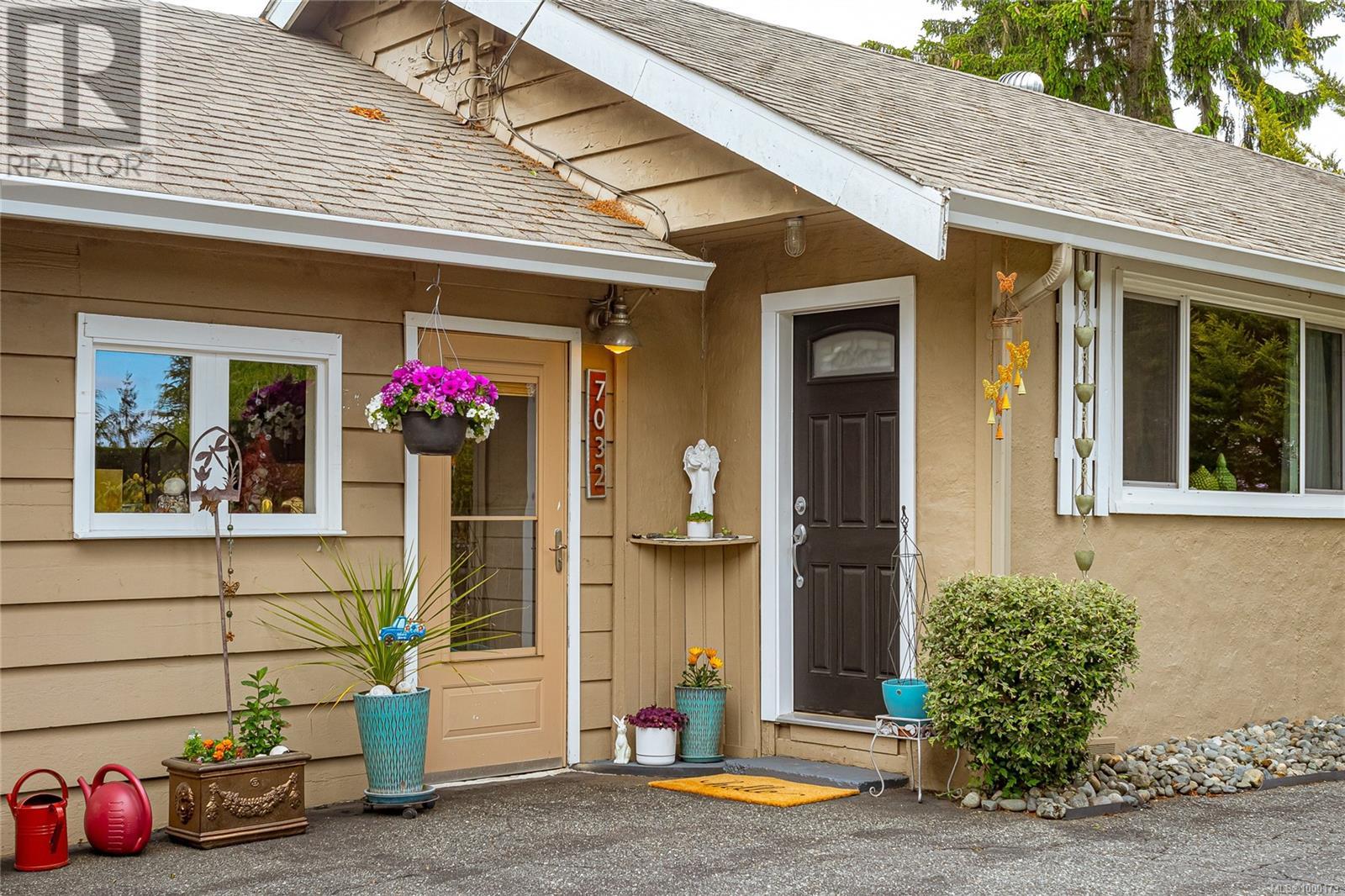 7032 West Saanich Rd