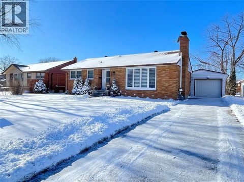 389 GRACE Tecumseh ON N8N2G6