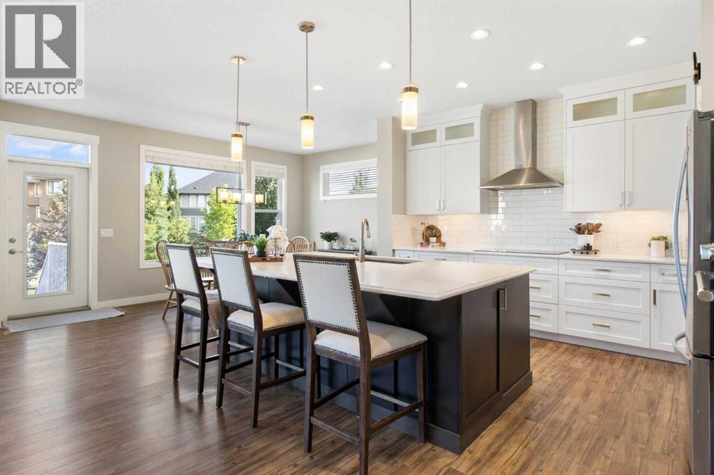 33 Silverado Crest Bay SW