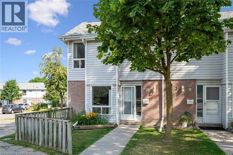 32 MOWAT Boulevard Unit# 52 Kitchener ON N2E1X4