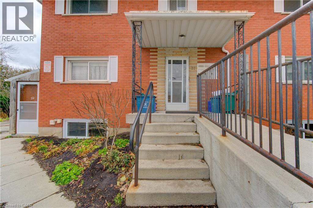 27 MARGARET Avenue N