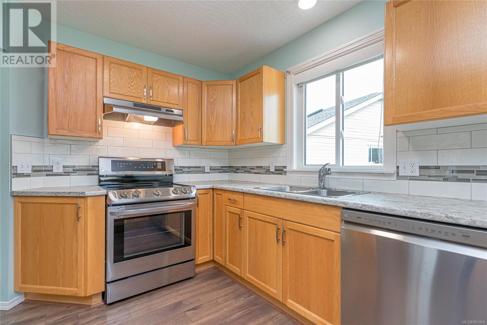 9 815 Dunsmuir Cres